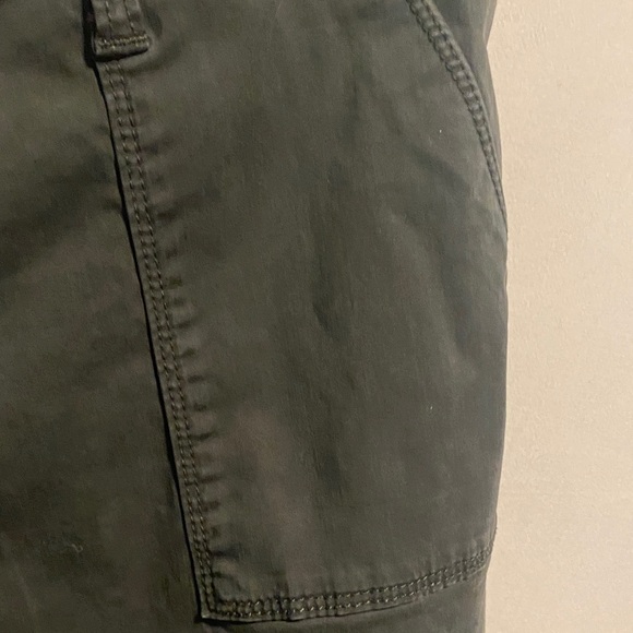 Universal Thread Dark Green Cargo Pants - Picture 7 of 9